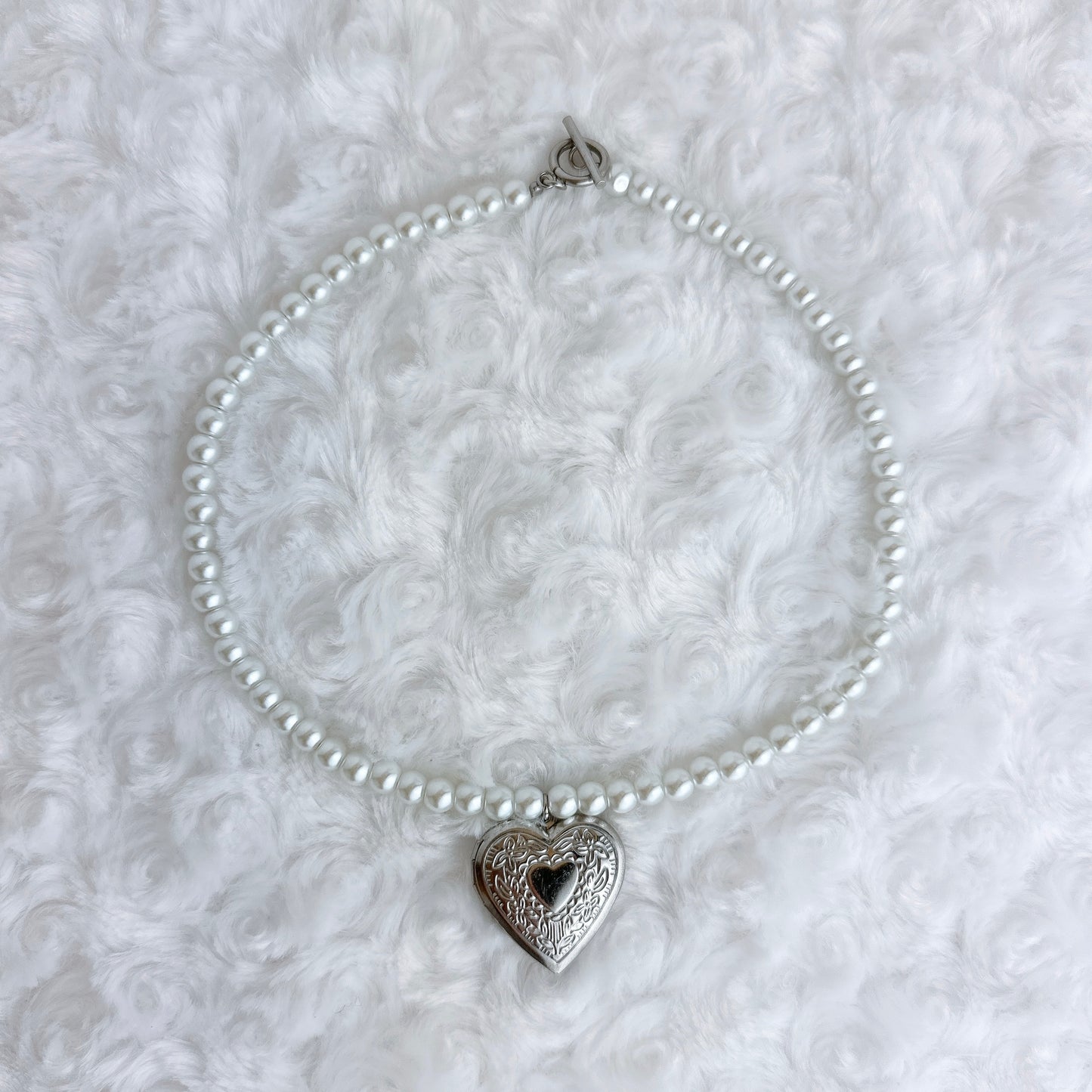 Heart Locket Necklace (Pearl)